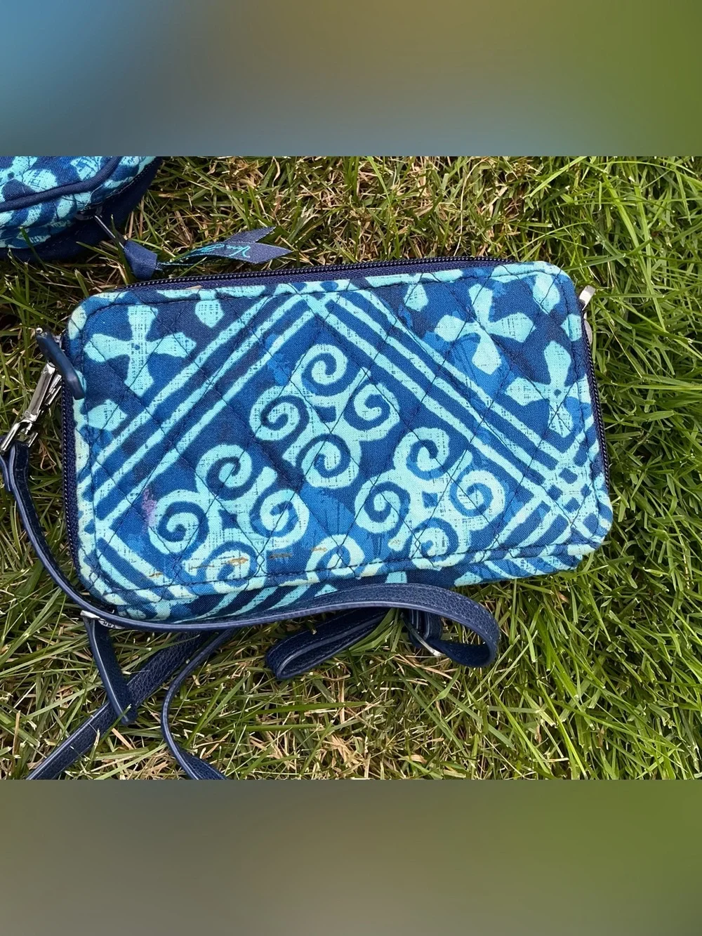 Quilted Vera Bradley travel organizer and wallet set 💙💙